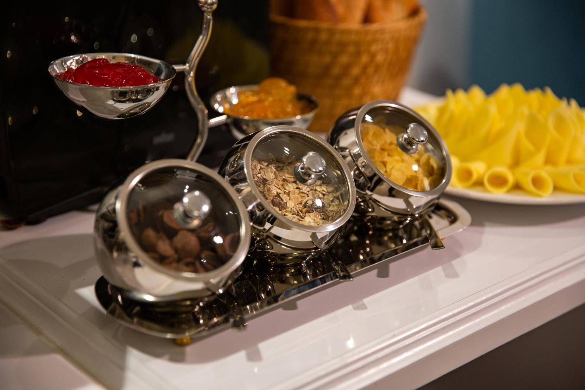 Hanoi Fiesta Central Hotel And Spa Екстериор снимка